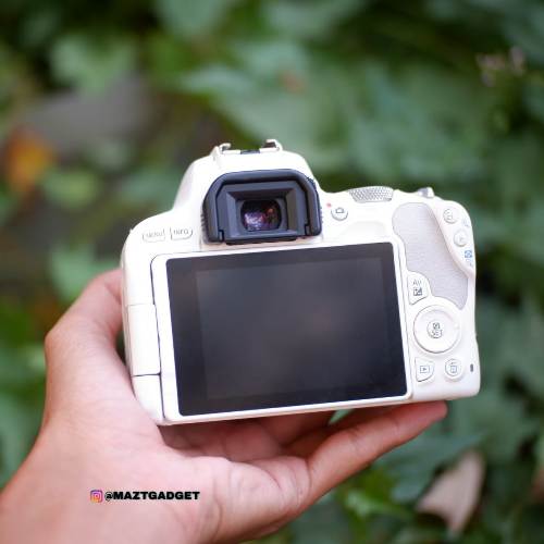 Canon 200D Kit 18-55mm STM - Jual Beli Kamera Sidoarjo